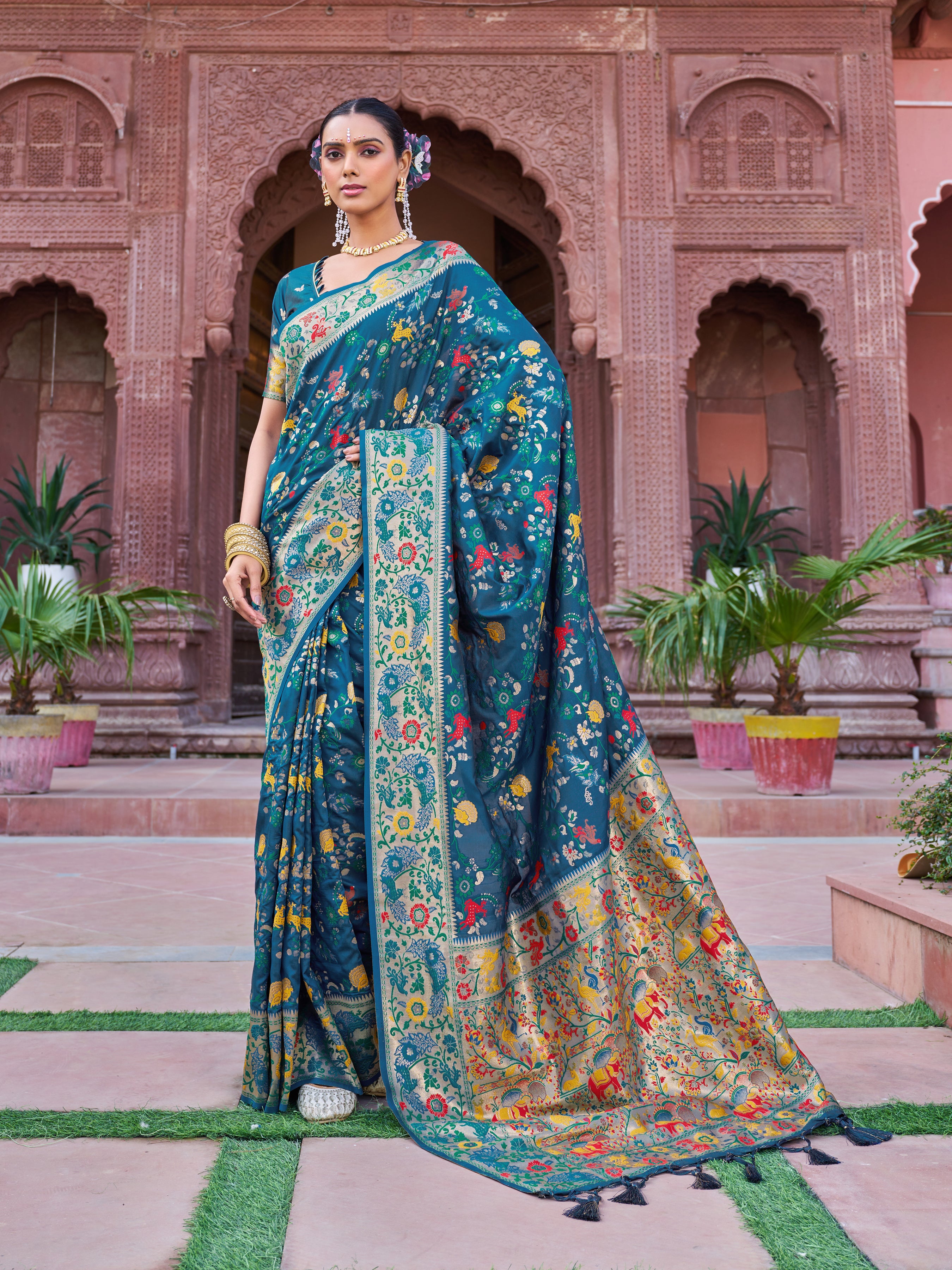 Soft Silk Saree - Perfect for Partywear / Bollywood