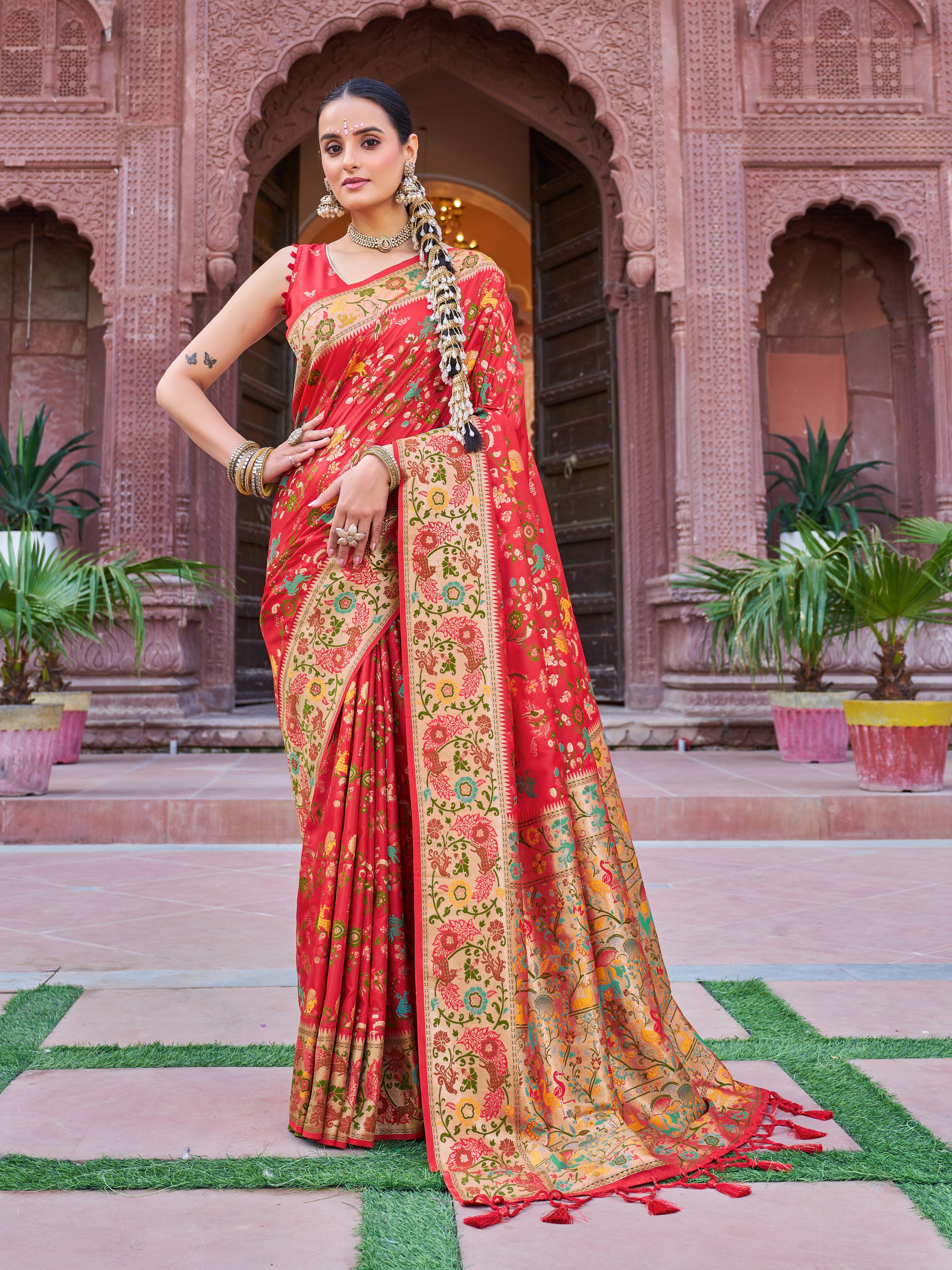 Soft Silk Saree - Perfect for Partywear / Bollywood