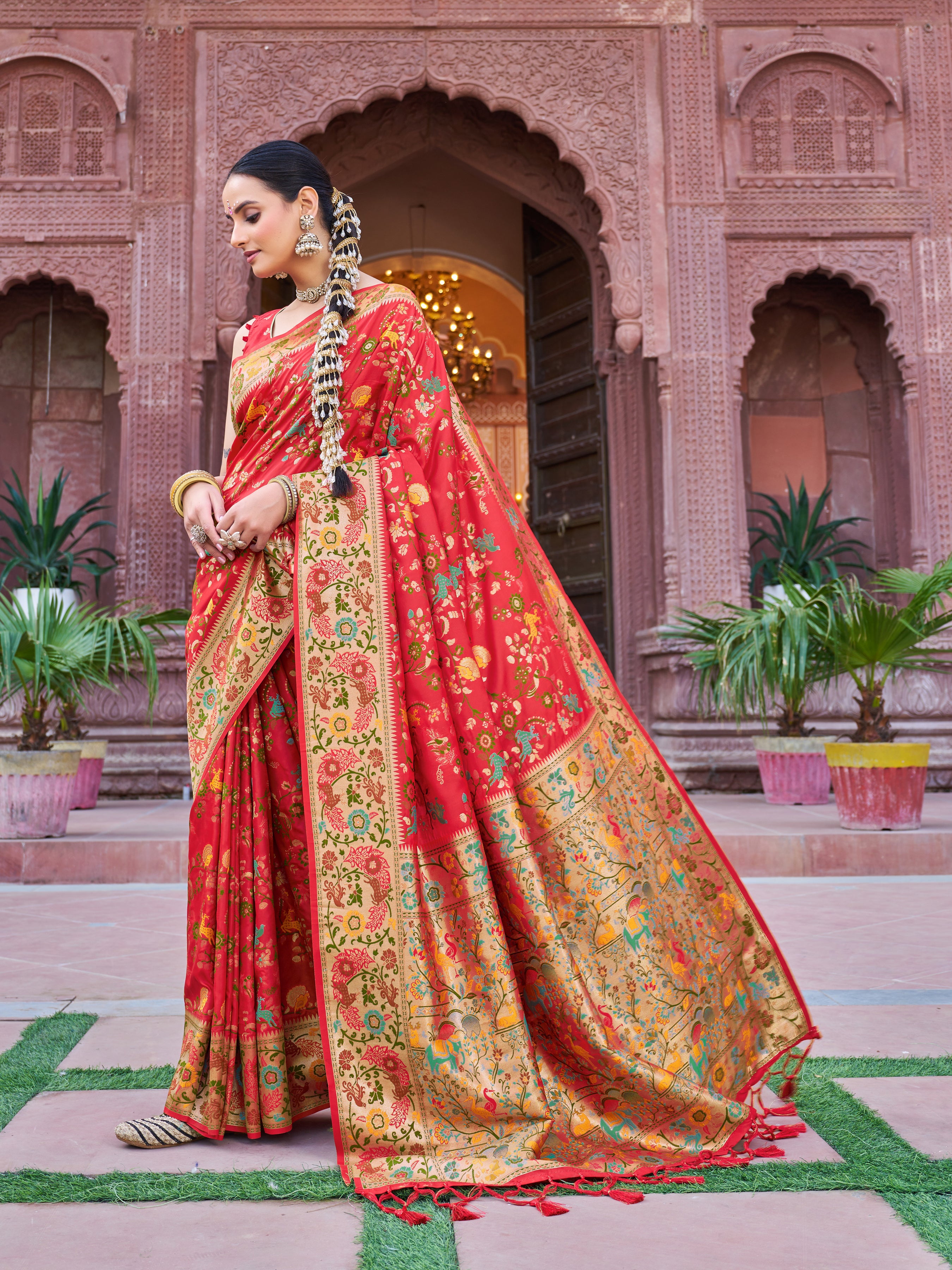 Soft Silk Saree - Perfect for Partywear / Bollywood