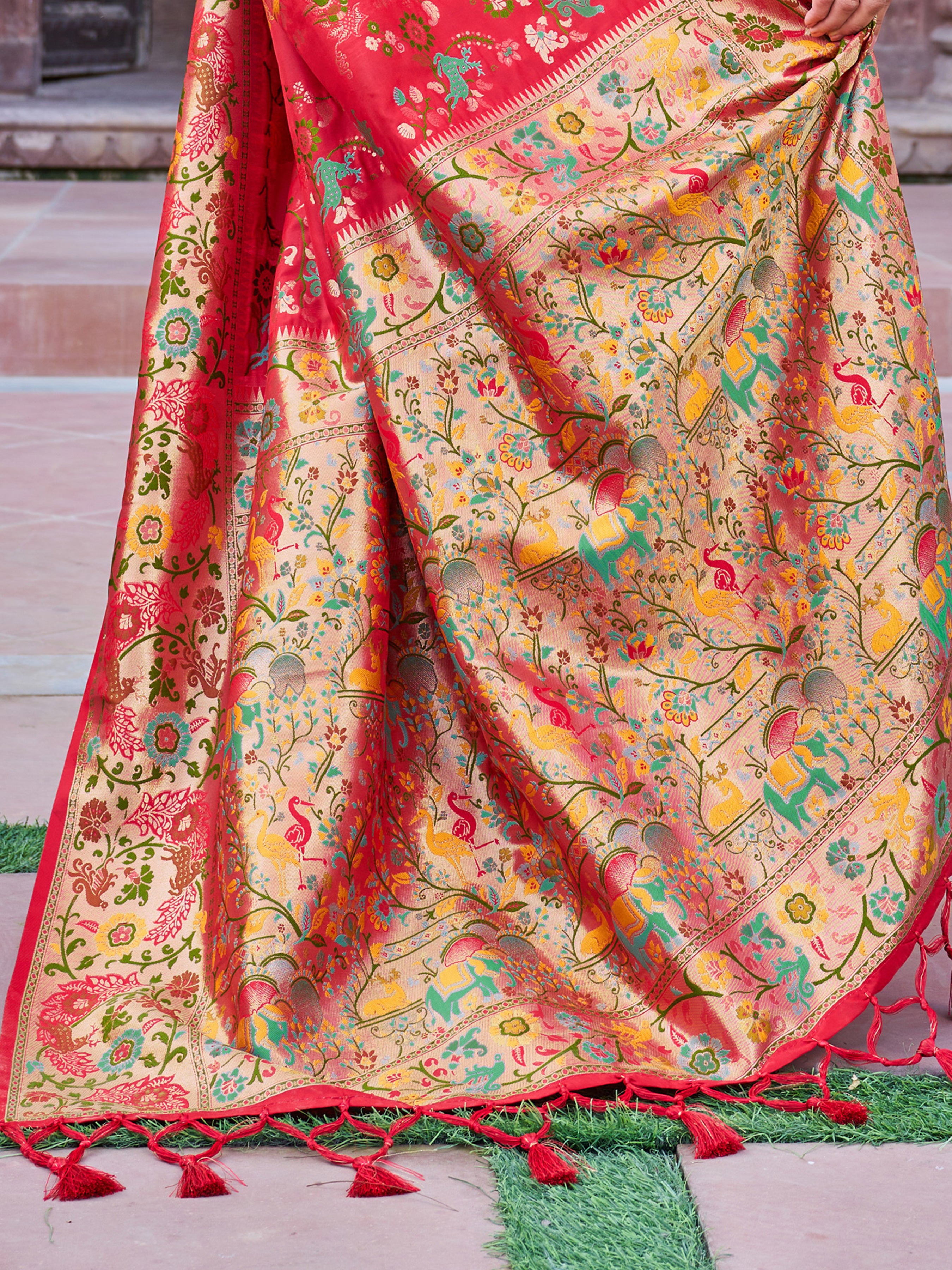 Soft Silk Saree - Perfect for Partywear / Bollywood