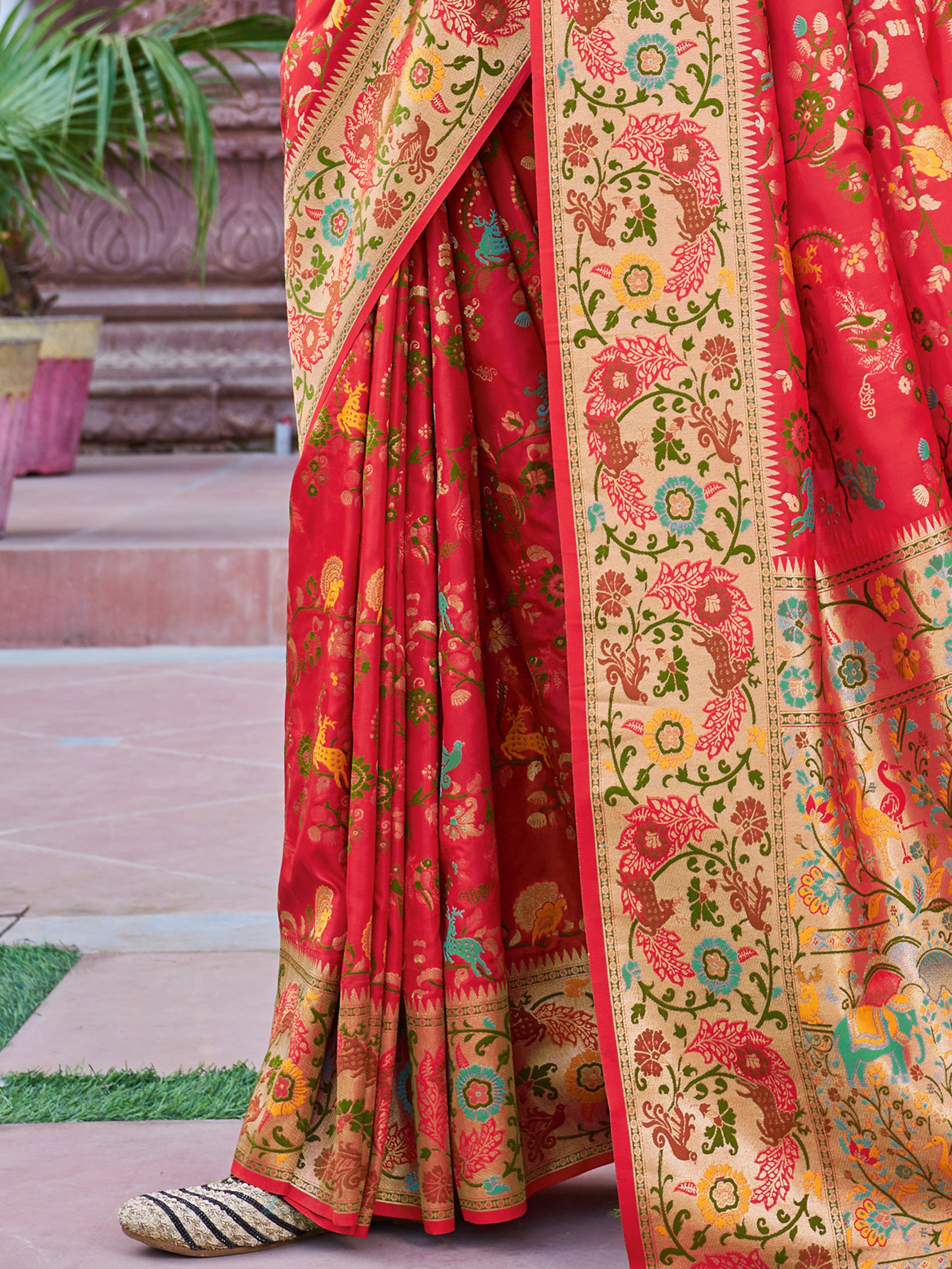 Soft Silk Saree - Perfect for Partywear / Bollywood