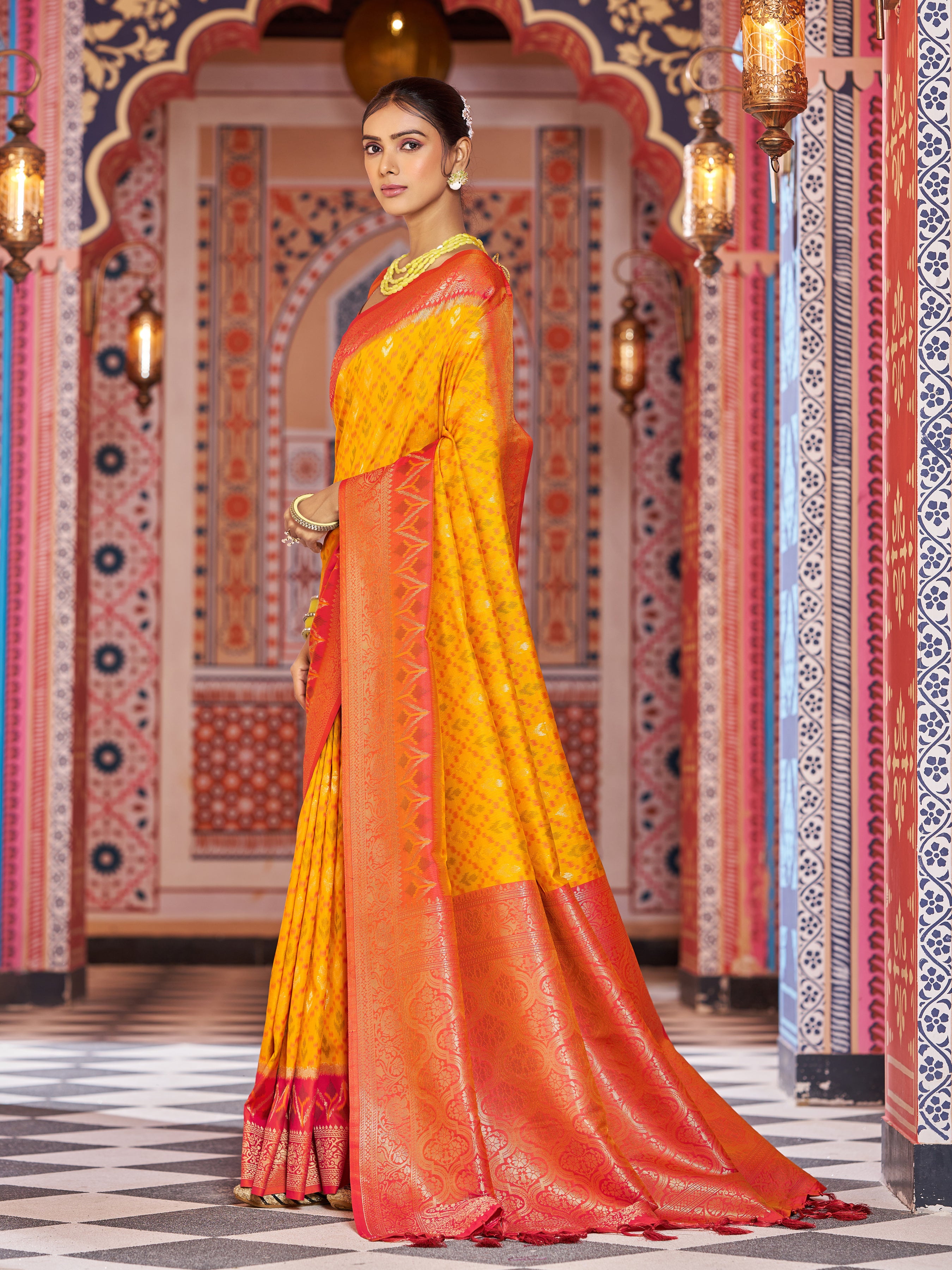 Soft Silk Saree - Perfect for Partywear / Bollywood