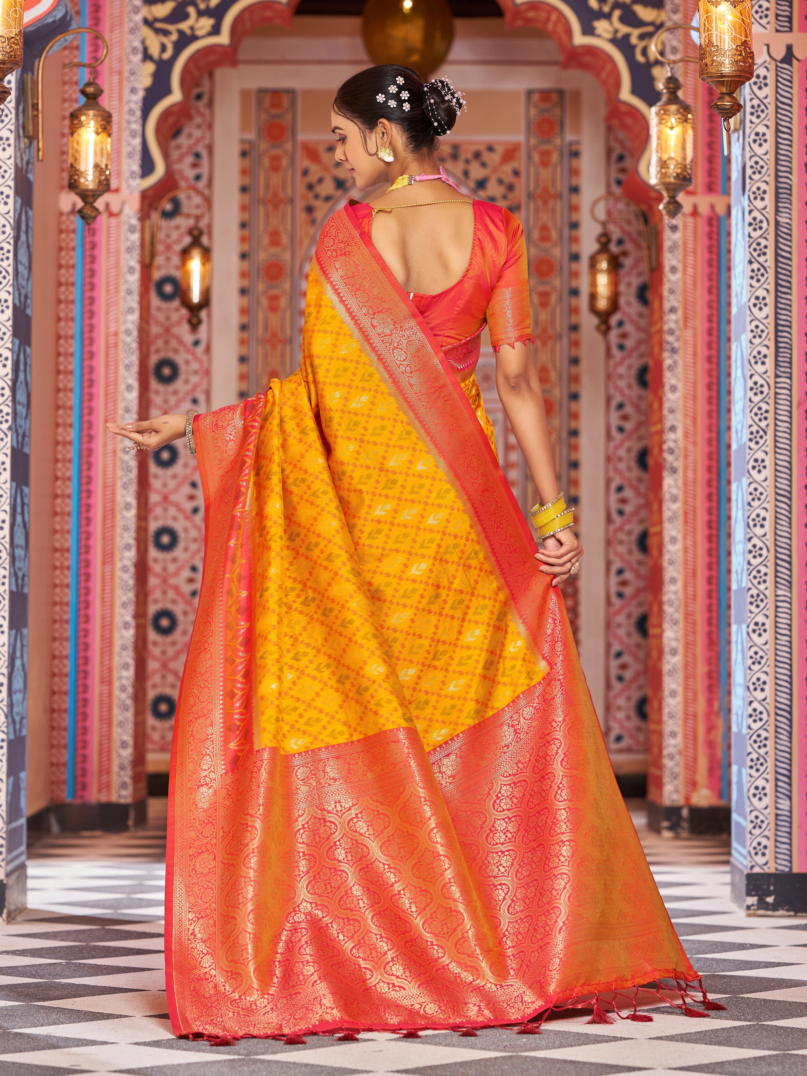 Soft Silk Saree - Perfect for Partywear / Bollywood