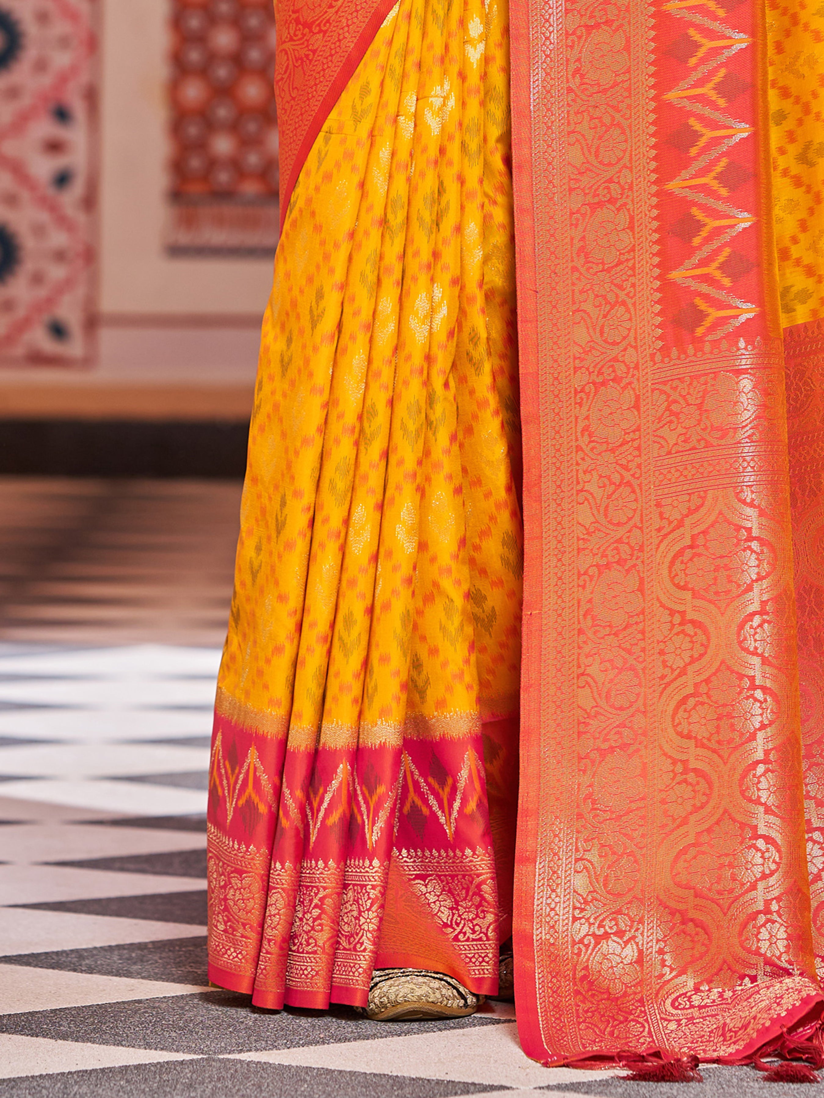 Soft Silk Saree - Perfect for Partywear / Bollywood