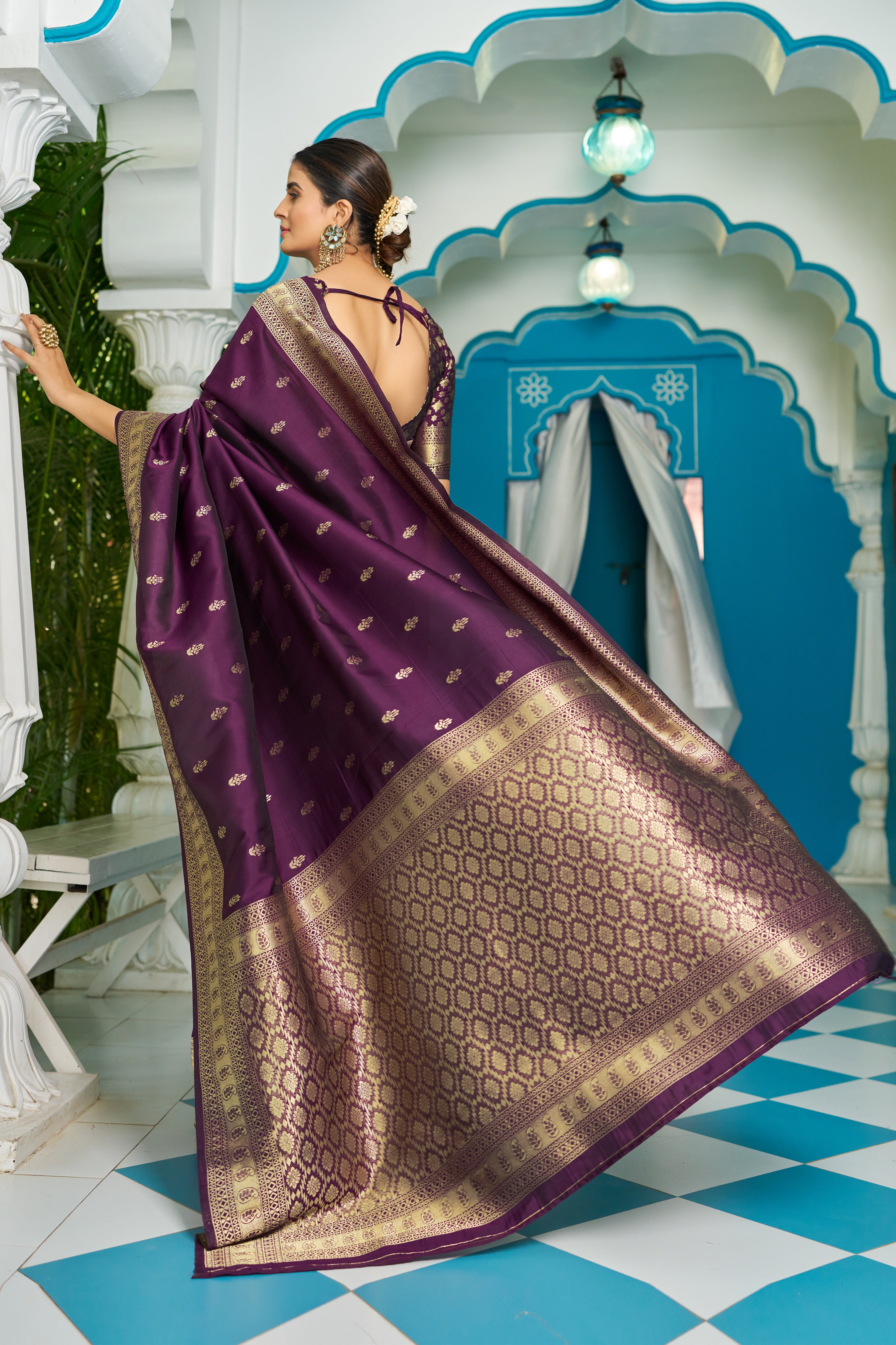 Silk Saree - Perfect for Partywear / Bollywood