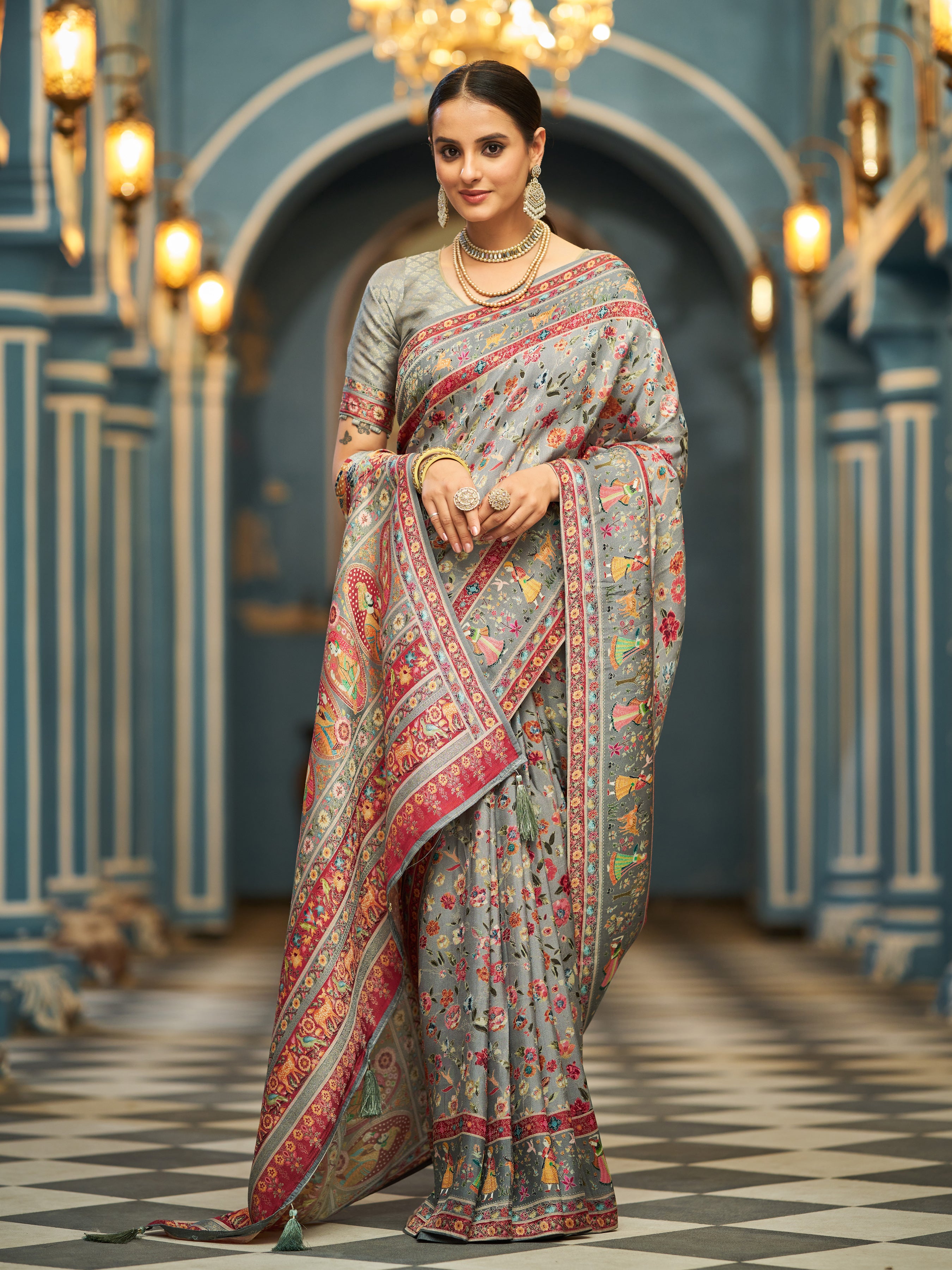 Soft Silk Saree - Perfect for Partywear / Bollywood