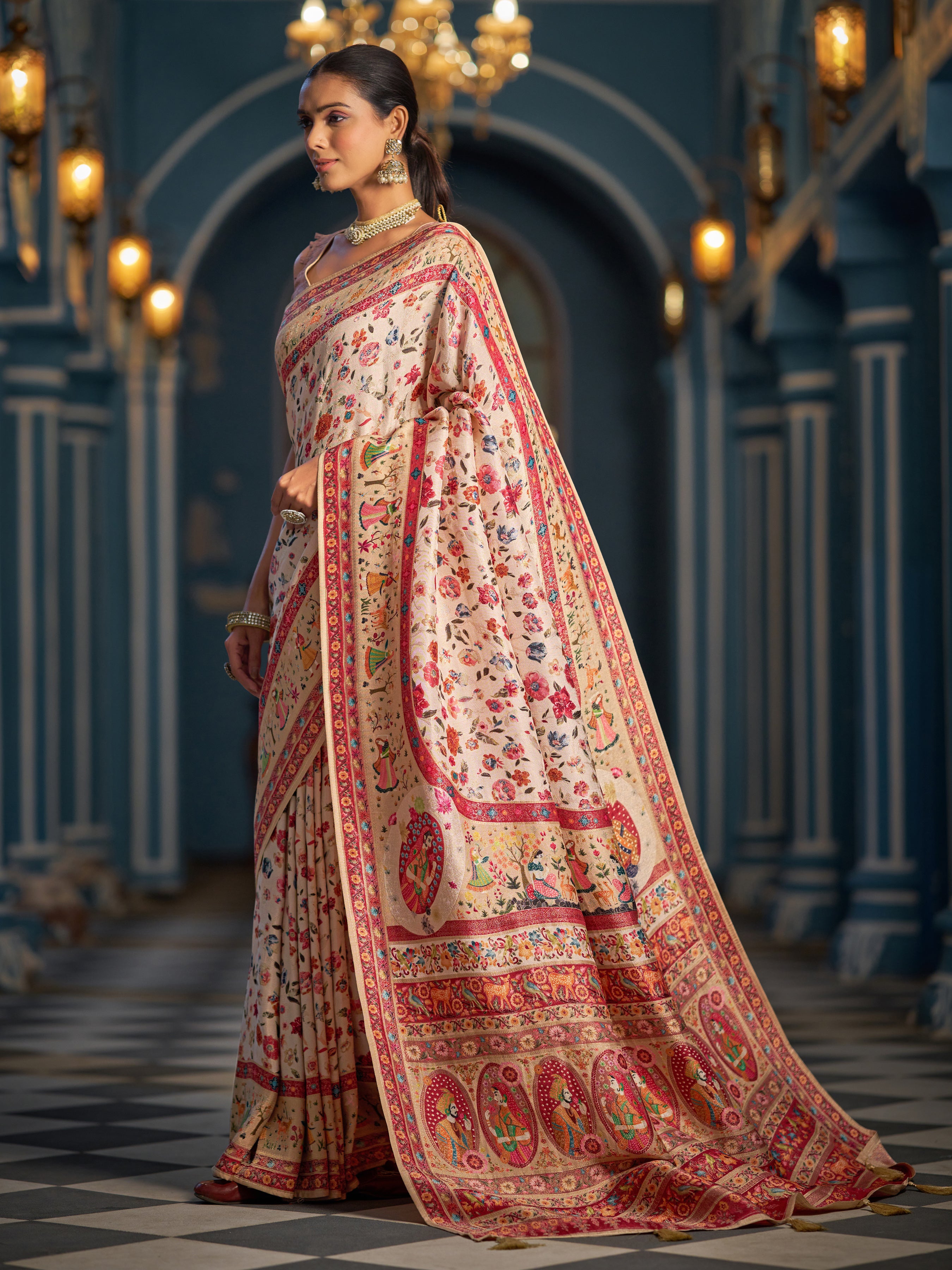 Soft Silk Saree - Perfect for Partywear / Bollywood