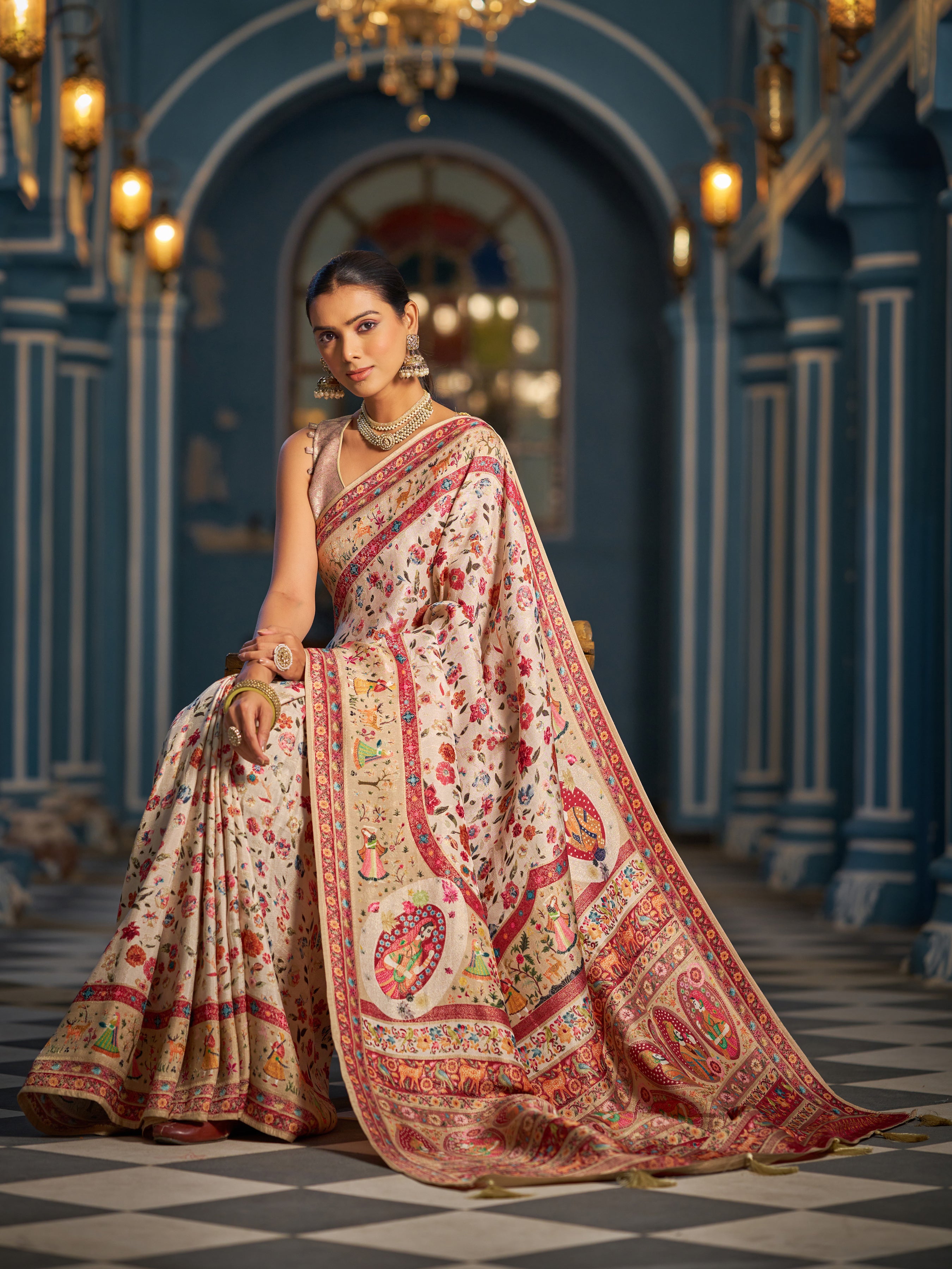 Soft Silk Saree - Perfect for Partywear / Bollywood