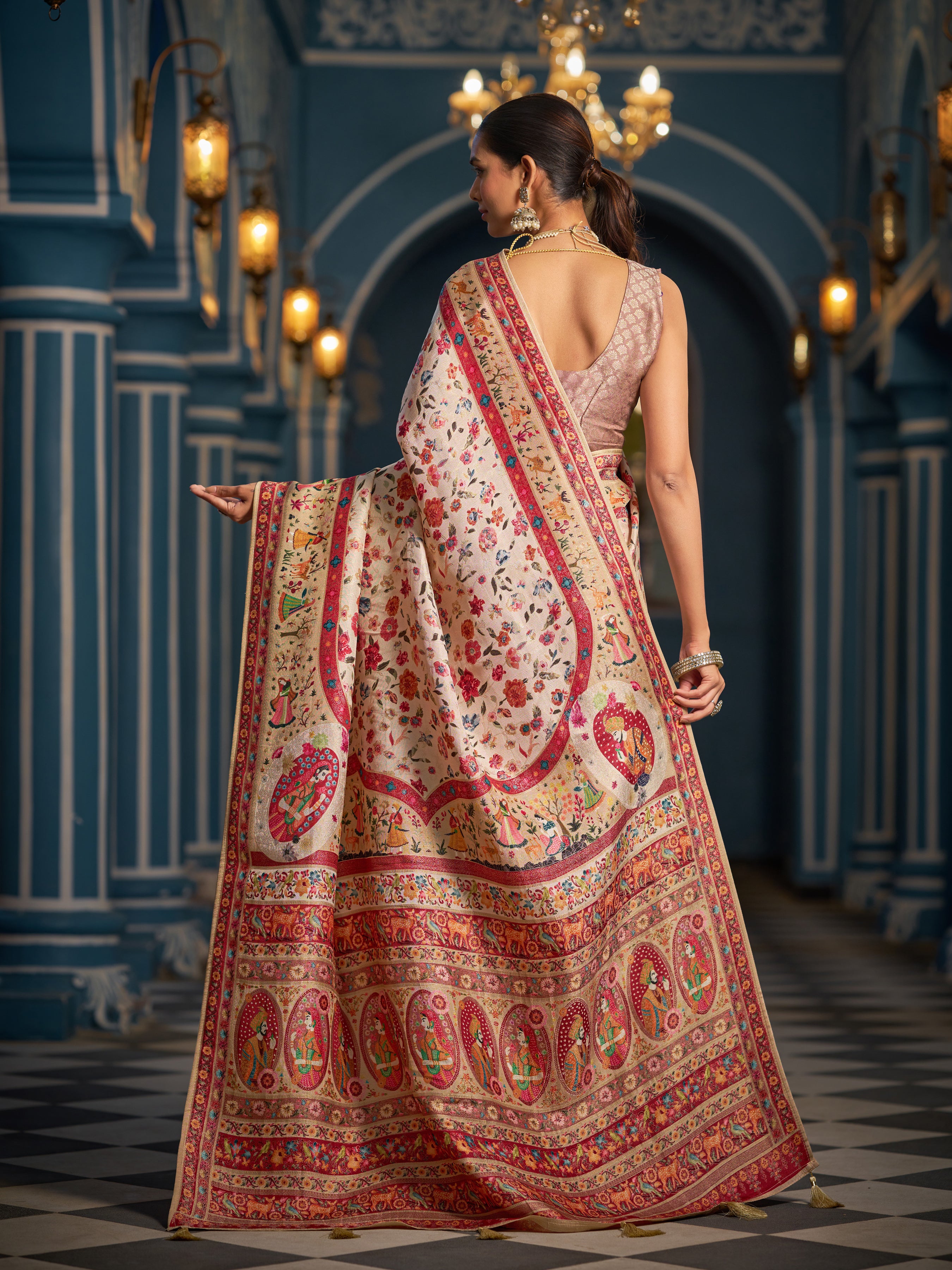 Soft Silk Saree - Perfect for Partywear / Bollywood