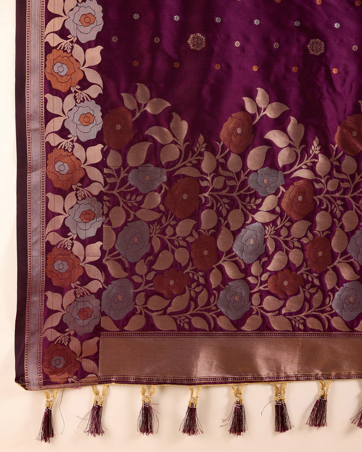 Fabrice Pure Jacquard Fabrics With Sona Chandi Pure Zari Work With A Bouquet Of Vibrant Pure Weave. Sheer Soft Saree Fabric Is Woven , Making It A Perfect Pick For Designing A Wedding And Festive Collection Saree - Perfect for Partywear / Bollywood