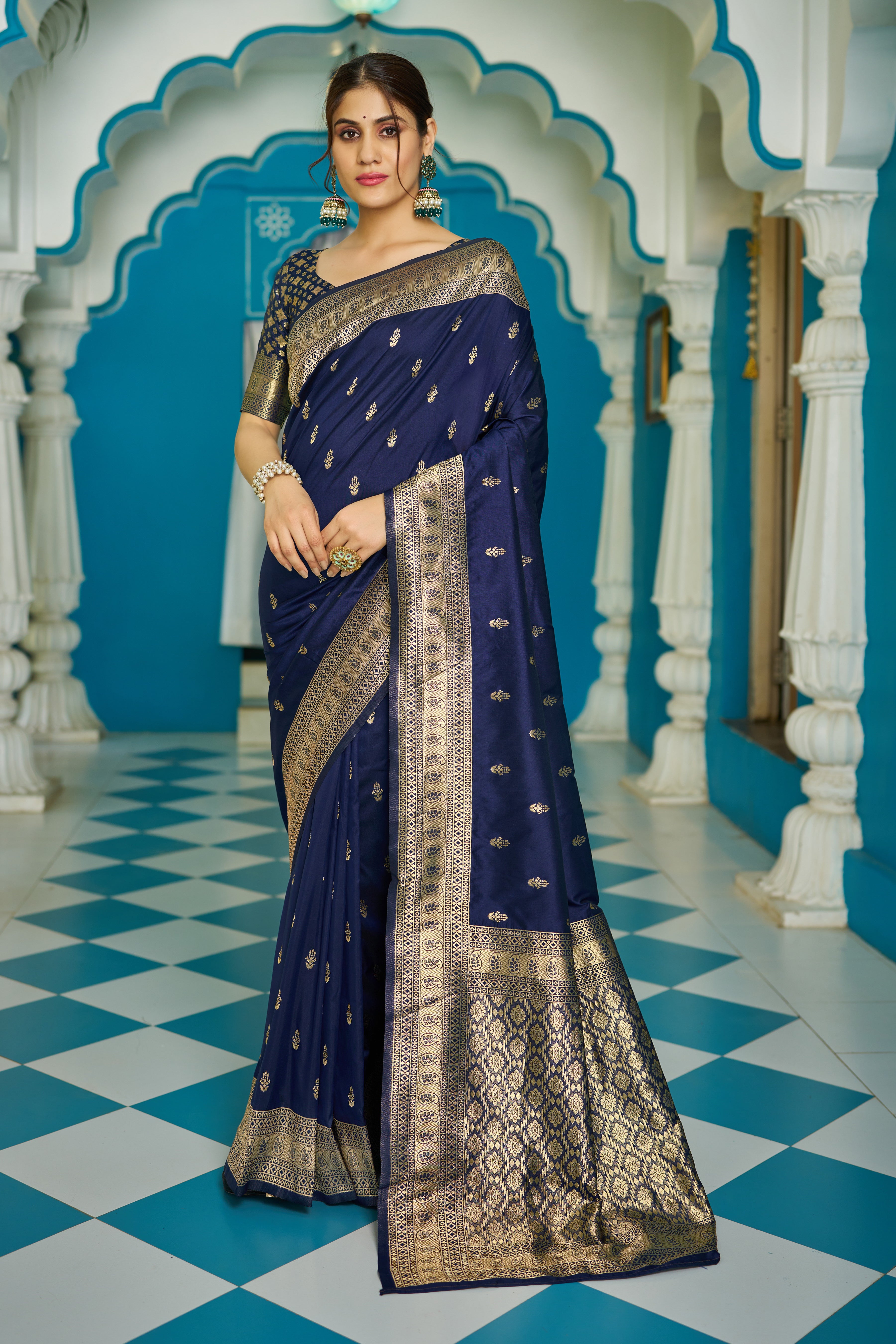 Silk Saree - Perfect for Partywear / Bollywood