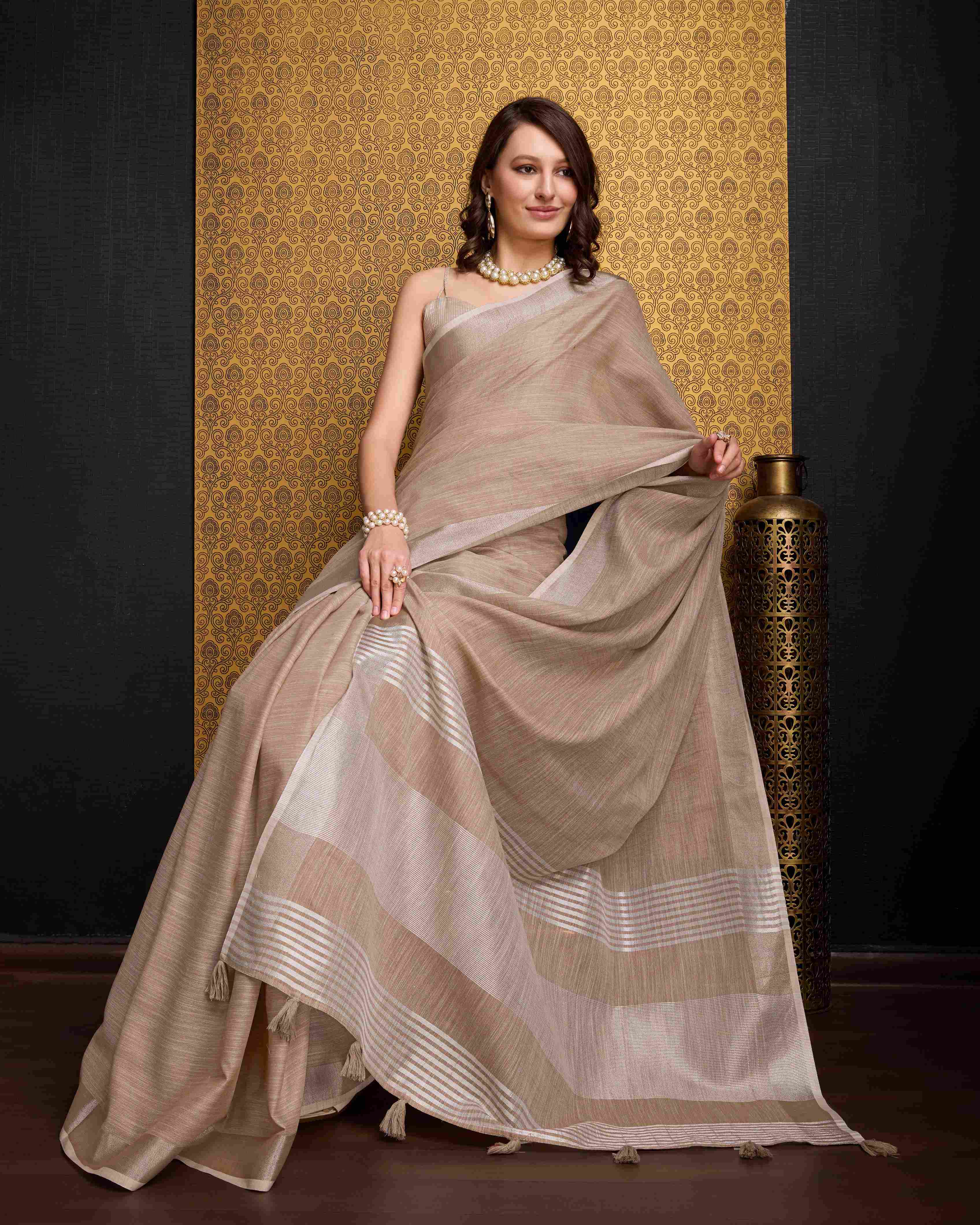 Linen Saree - Perfect for Partywear / Bollywood
