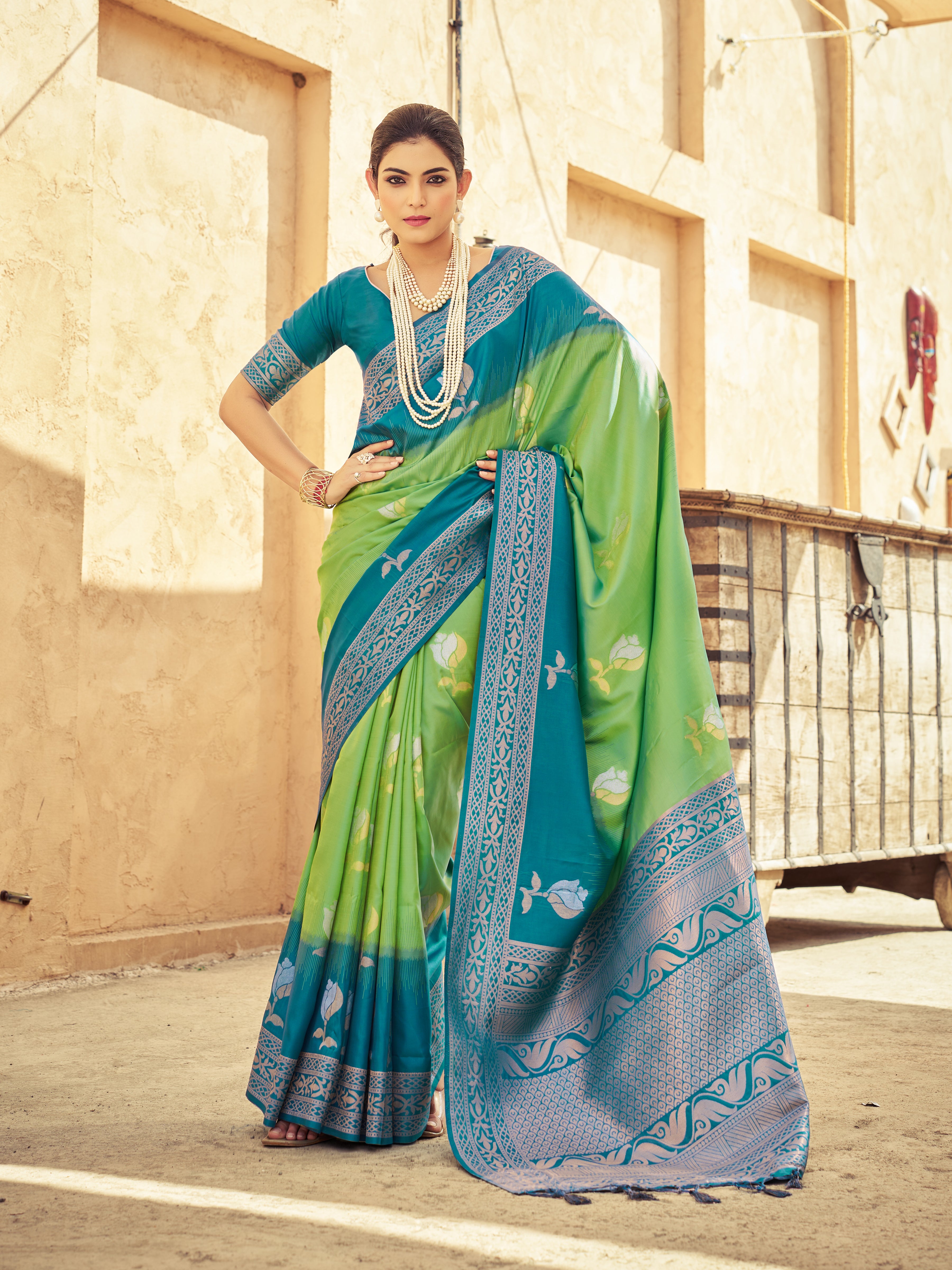 Soft Silk Saree - Perfect for Partywear / Bollywood