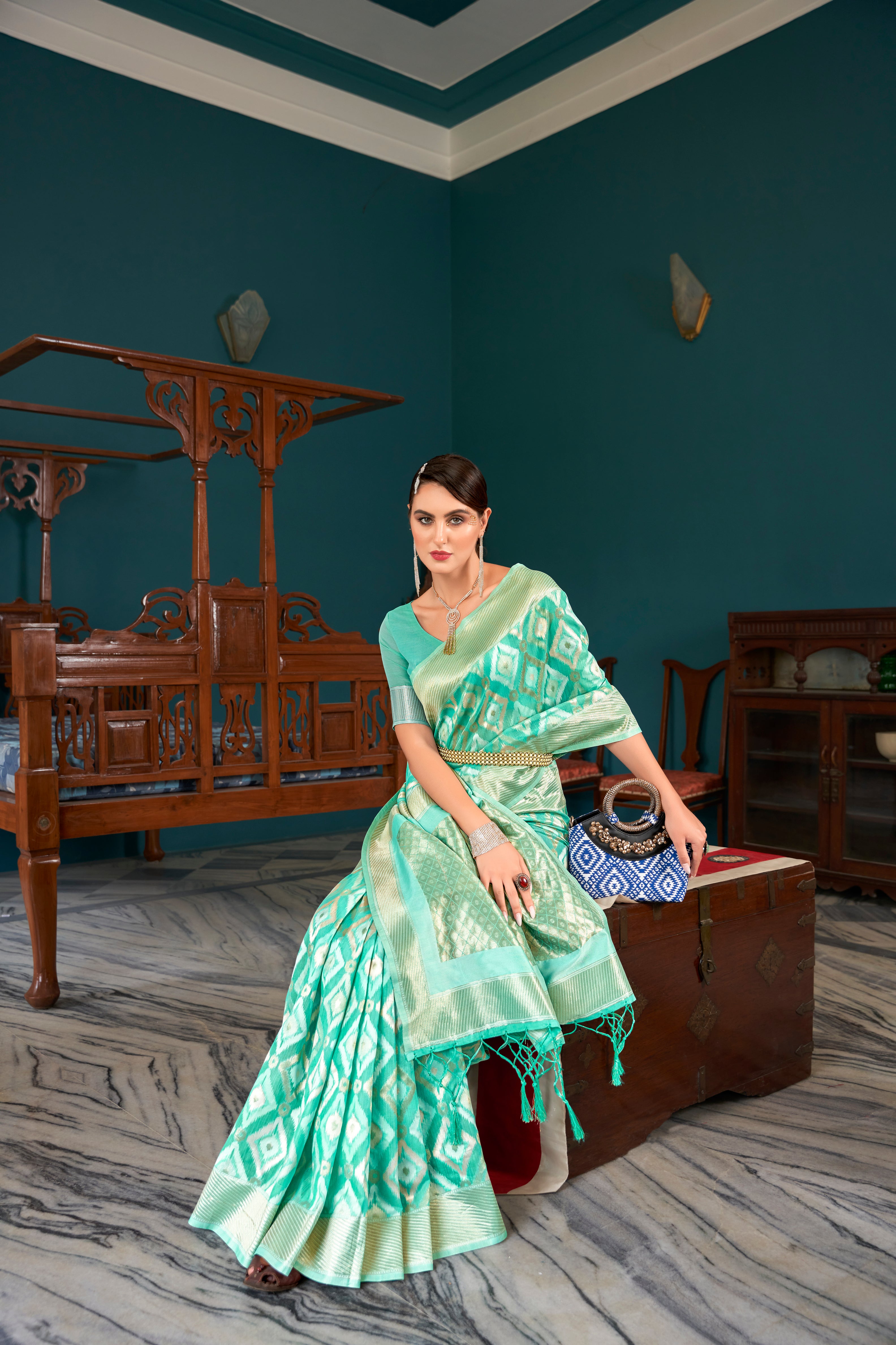 Linen Saree in - Perfect for Partywear / Bollywood