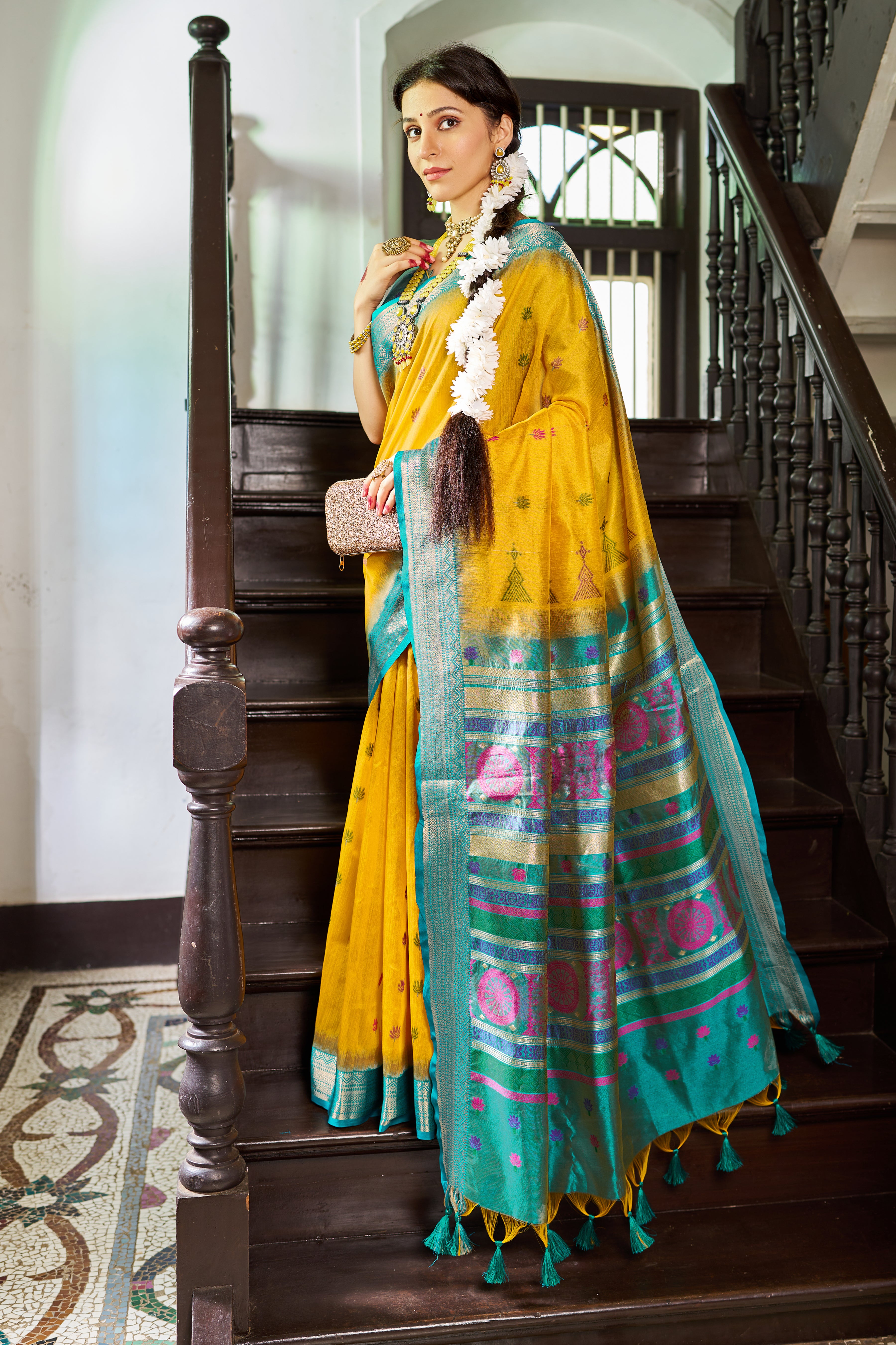 Raw Silk Saree - Perfect for Partywear / Bollywood