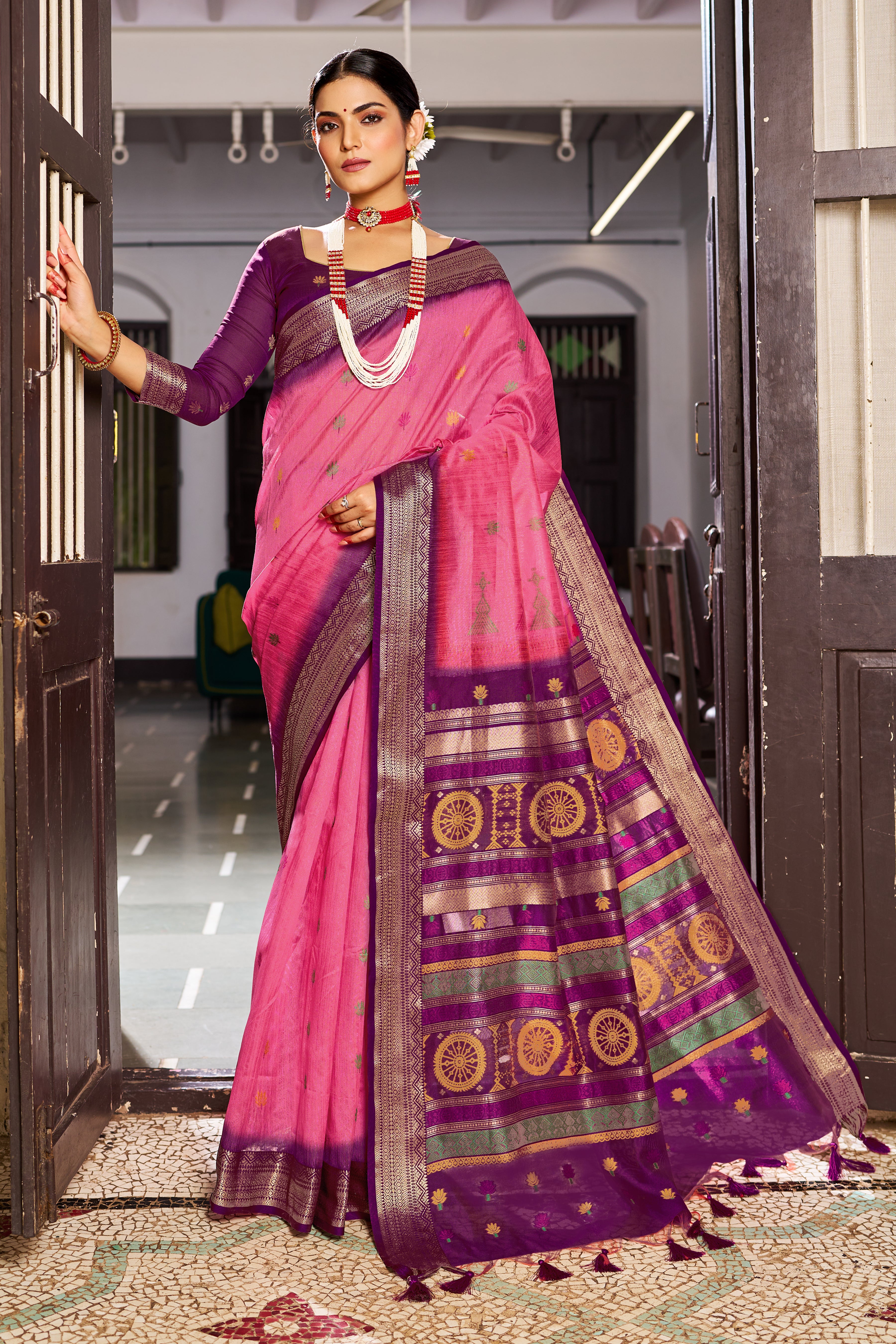 Raw Silk Saree - Perfect for Partywear / Bollywood