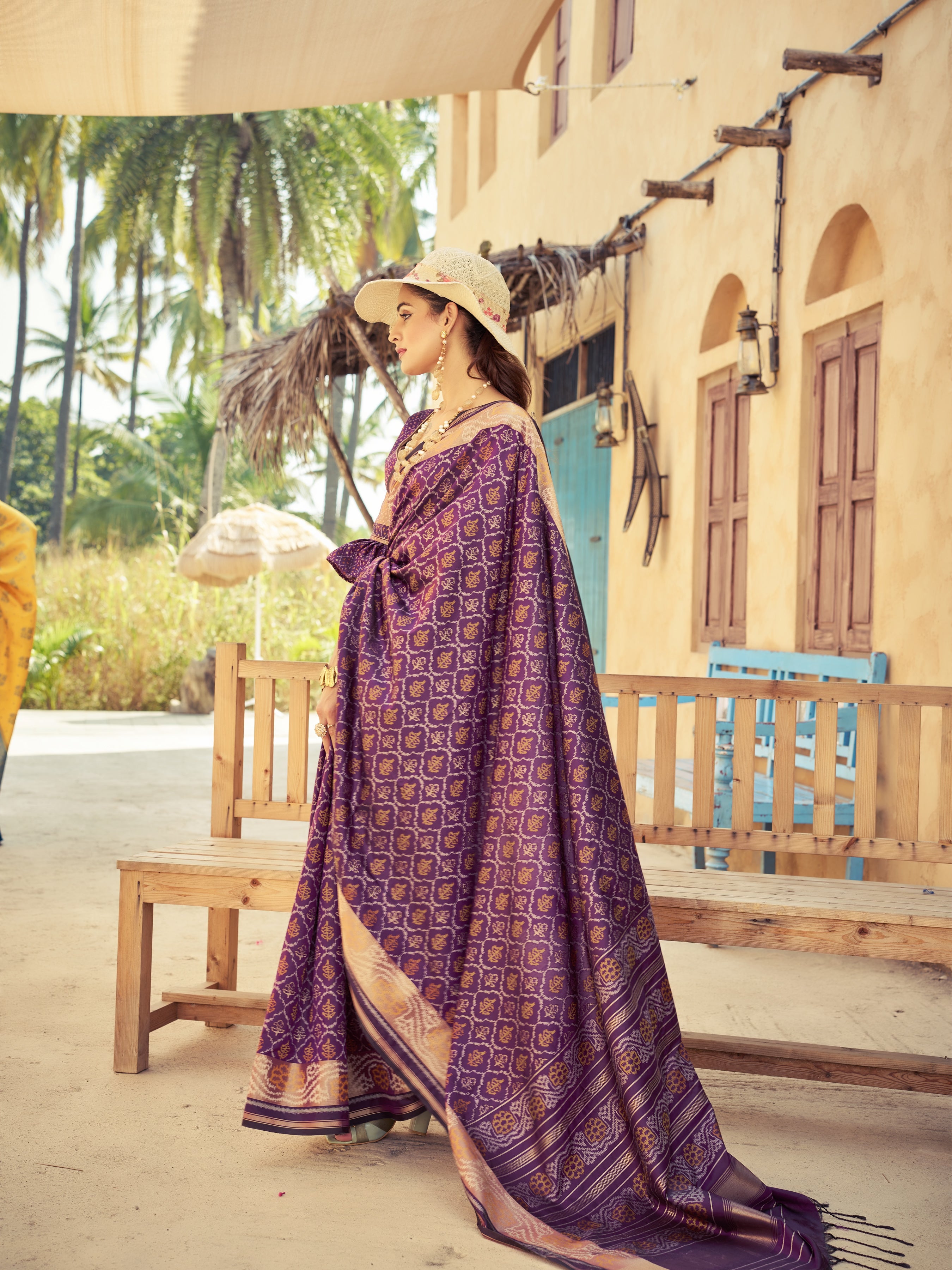 Soft Silk Saree - Perfect for Partywear / Bollywood