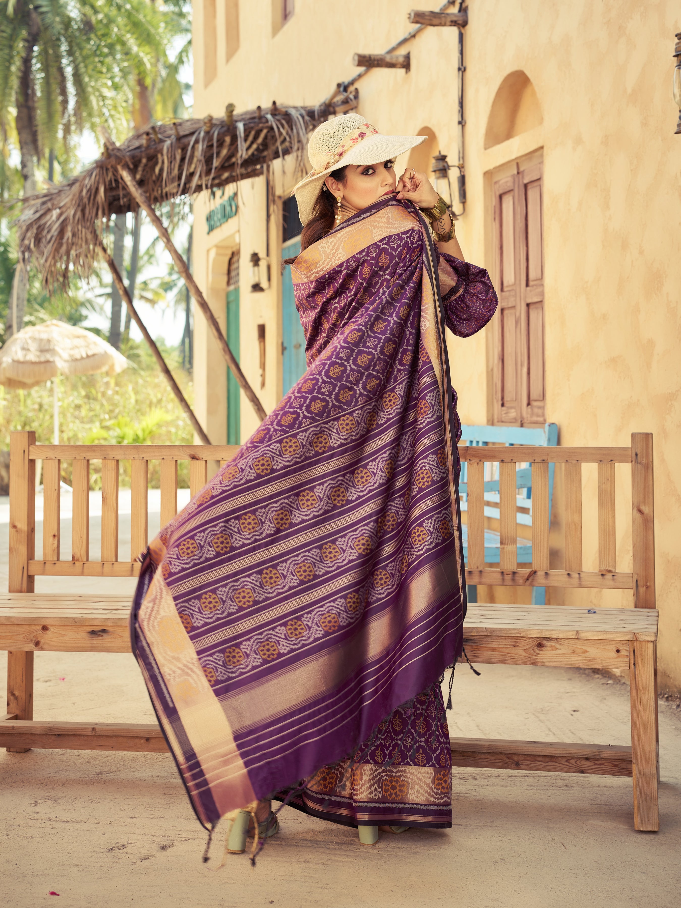 Soft Silk Saree - Perfect for Partywear / Bollywood
