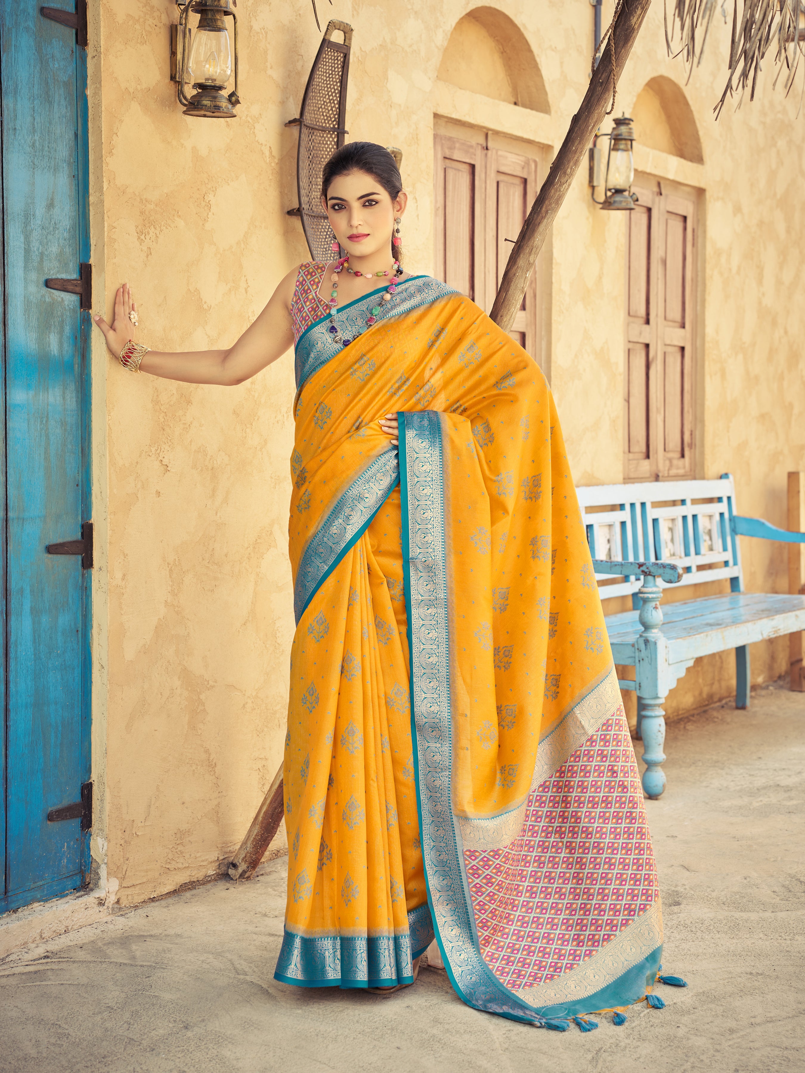 Raw Silk Saree - Perfect for Partywear / Bollywood