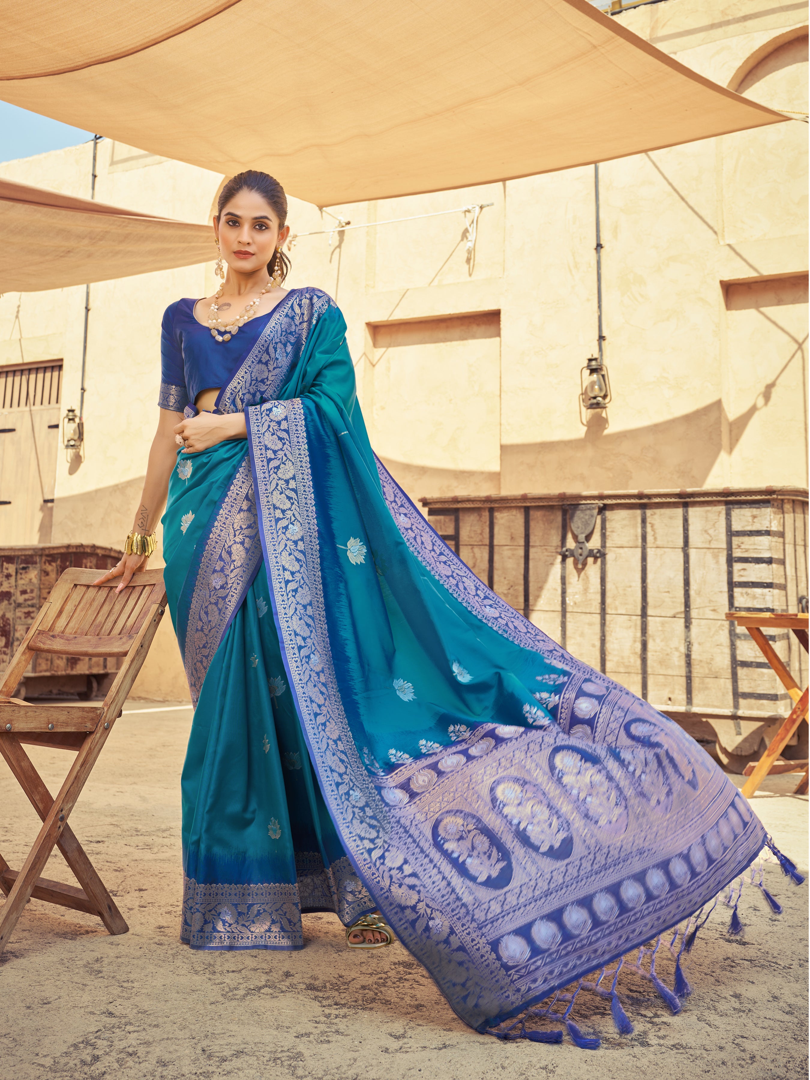 Soft Silk Saree - Perfect for Partywear / Bollywood