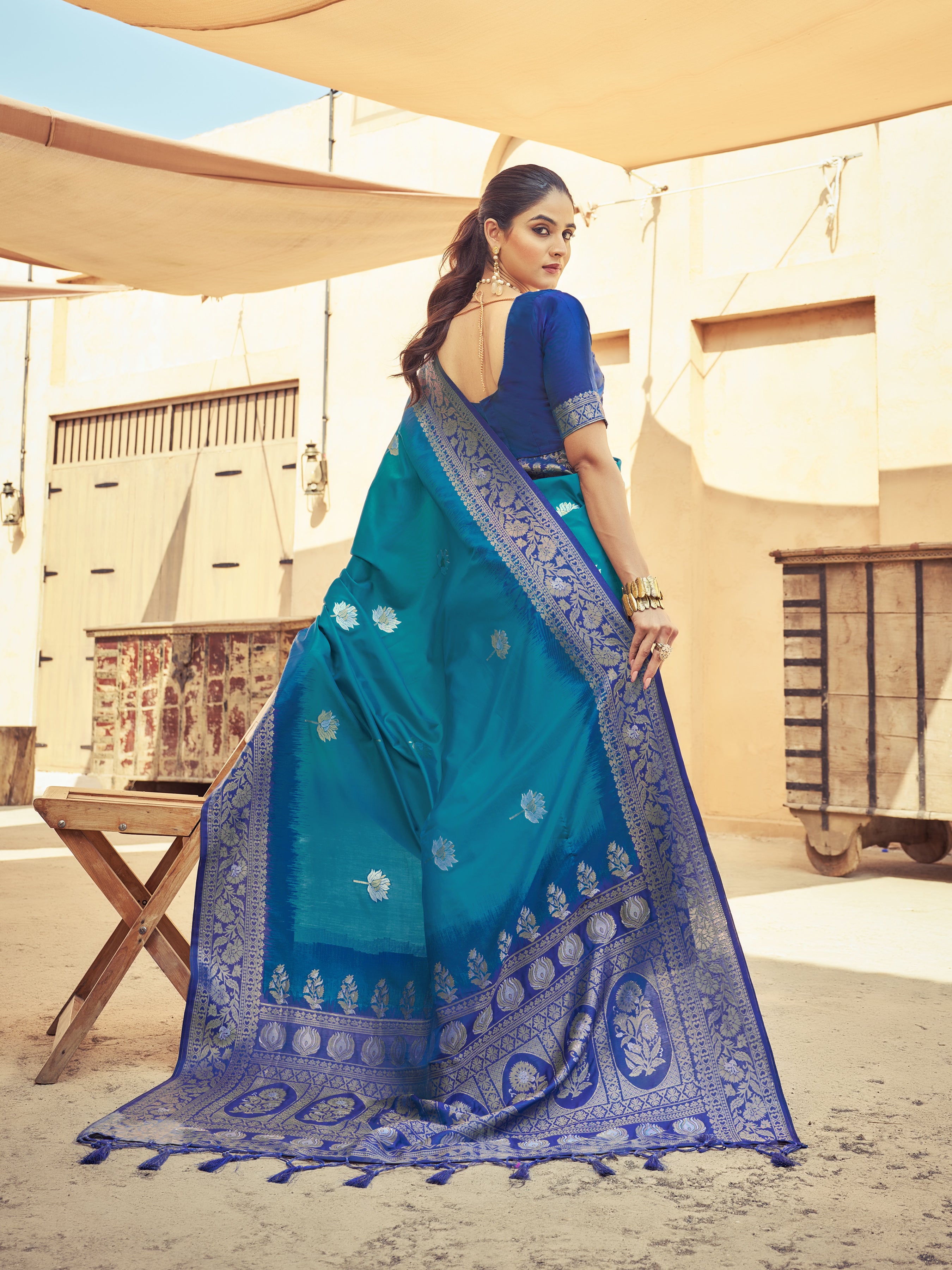 Soft Silk Saree - Perfect for Partywear / Bollywood