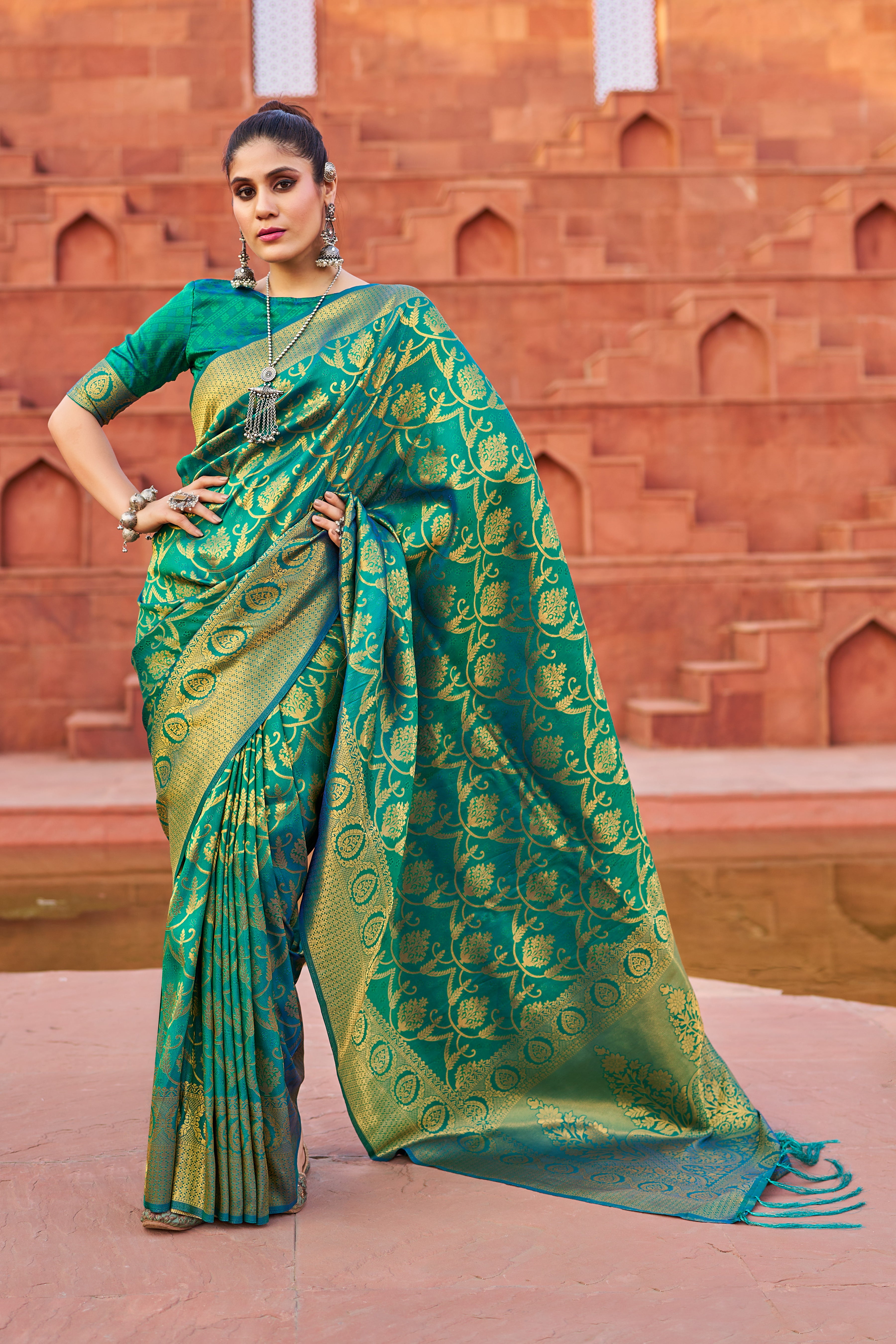Soft Silk Saree - Perfect for Partywear / Bollywood
