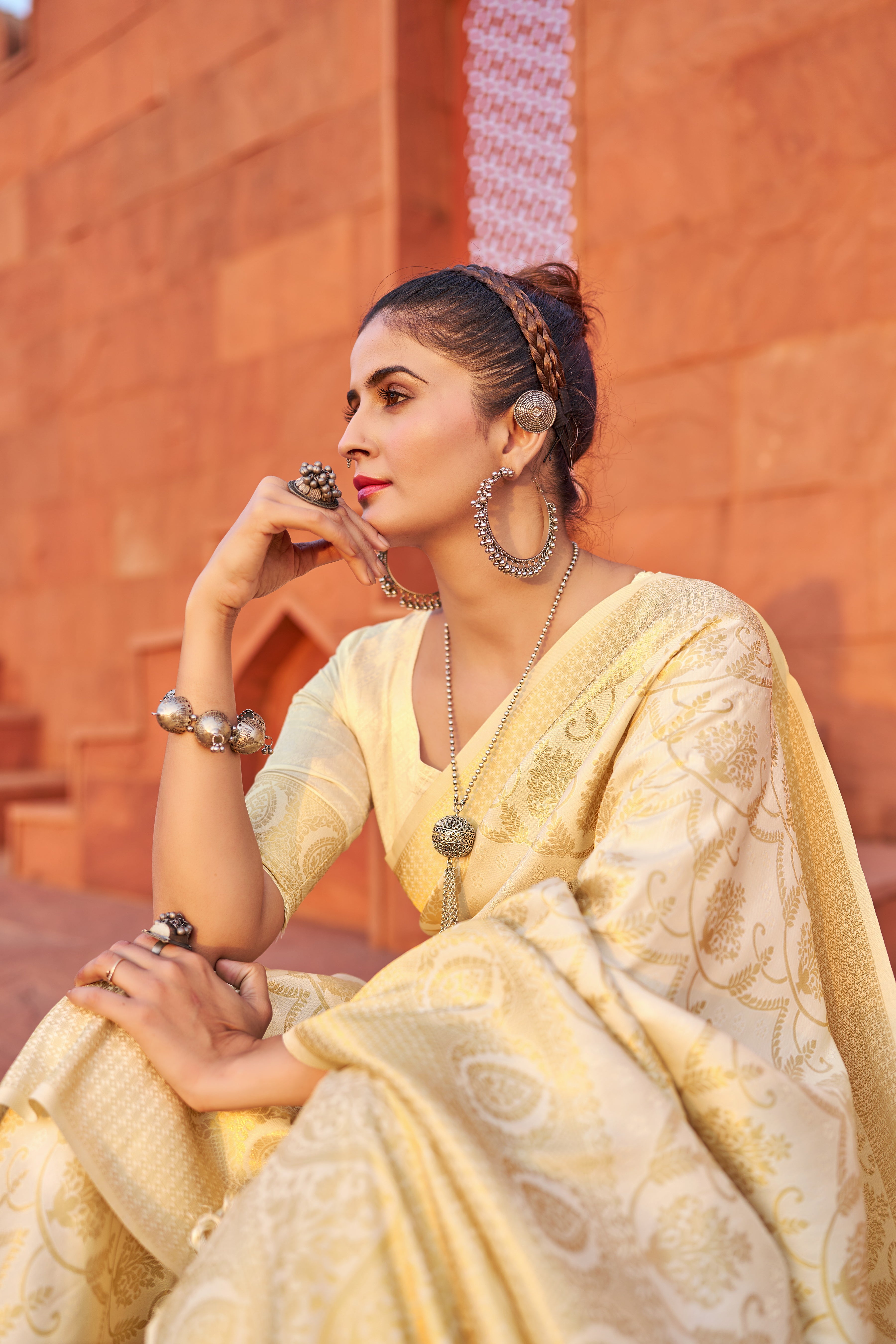 Soft Silk Saree - Perfect for Partywear / Bollywood